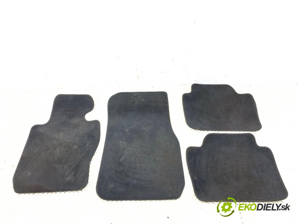 BMW F30 sedan 2015 180 kW 328 i xDrive 1997 koberček 