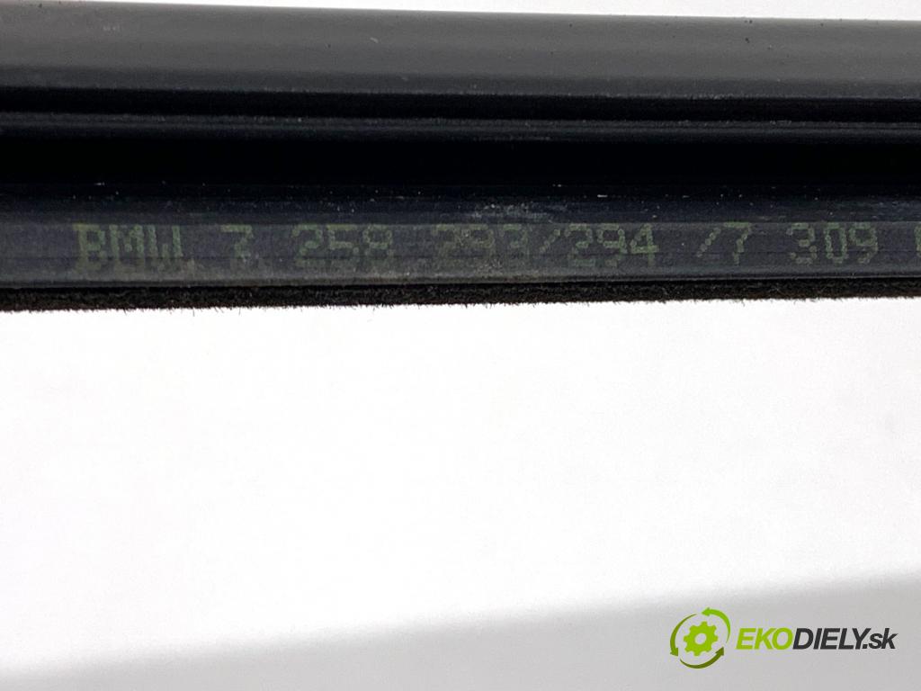 BMW F30 sedan 2015 180 kW 328 i xDrive 1997 Lišta Sbírání: zad pravy 7258293