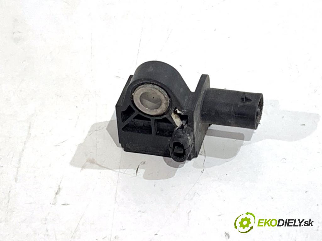 BMW F30 sedan 2015 180 kW 328 i xDrive 1997 Snímač nárazu 9196042 (Snímač nárazu)