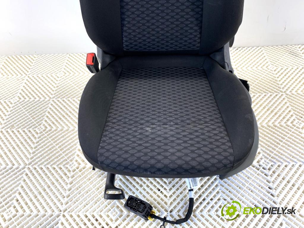 OPEL ASTRA K liftback 2020 81 kW 1.2 Turbo (68) 1199 Sedadlo ľavy predný