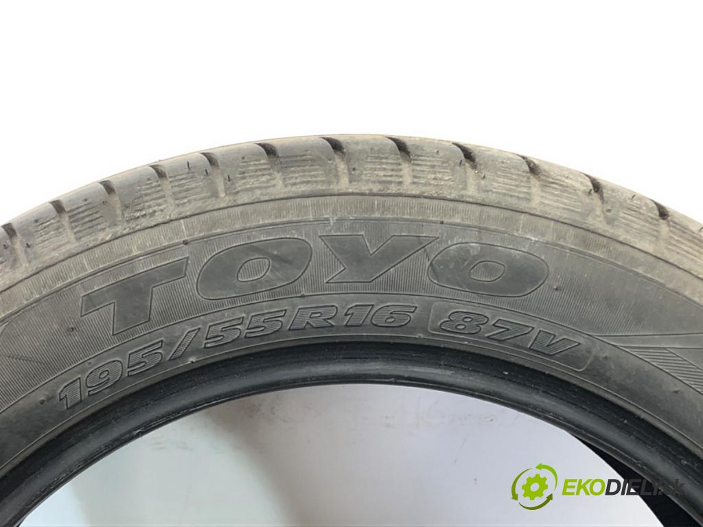 --- ---      PNEUMATIKA: 2X 195/55 16" TOYO