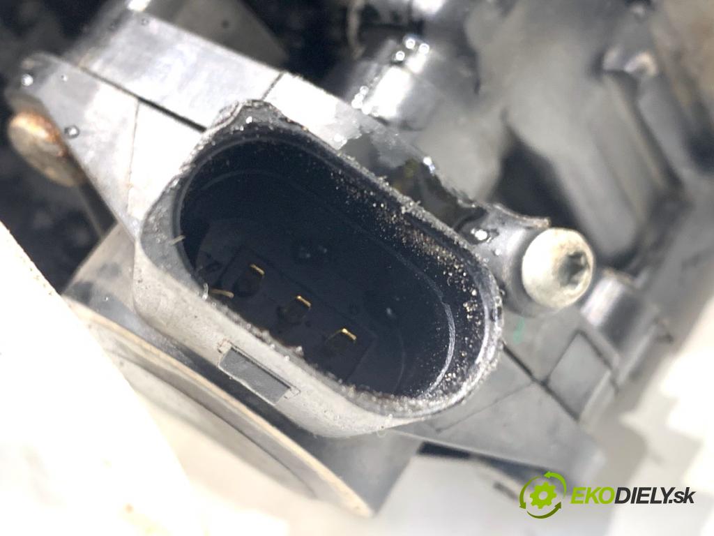 AUDI A6 C7 Kombi 2017 445 kW RS6 performance quattro 3993 potrubí sání 079133340 (Sací potrubí)