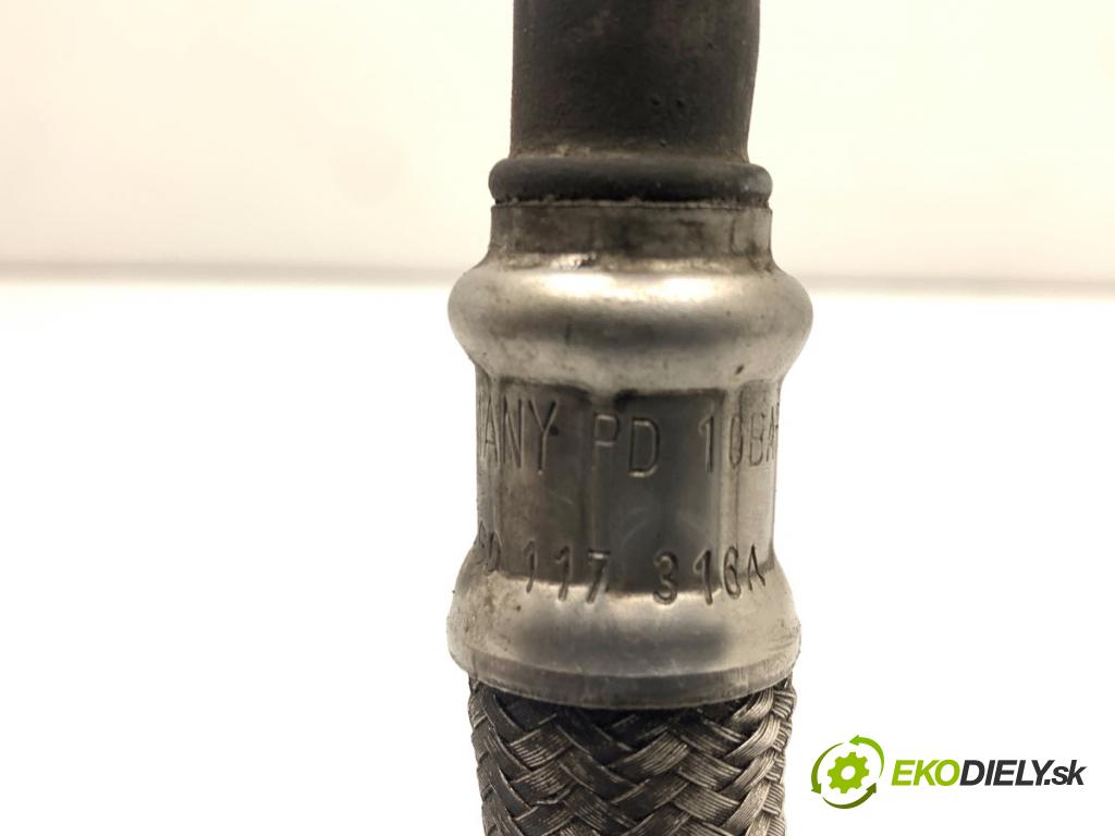 AUDI A6 C7 Kombi 2017 445 kW RS6 performance quattro 3993 trubka chladiče oleje 4G0117316A