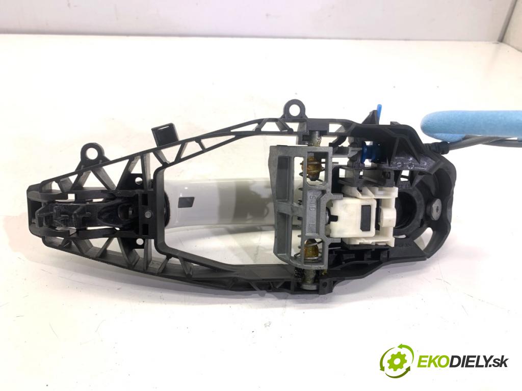 BMW F44 coupe 2021 131 kW 220 i 1998 Kľučka vonkajšia ľavy zad 7497721