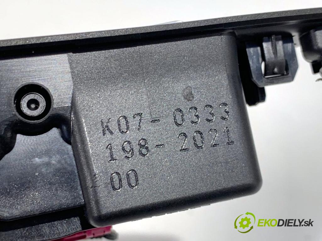 BMW F44 coupe 2021 131 kW 220 i 1998 Kľučka vnútorná pravy zad 7464874