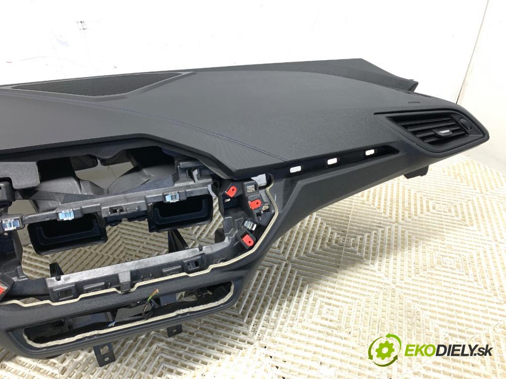 BMW F44 coupe 2021 131 kW 220 i 1998 Palubná doska VANKÚŠ: spolujazdca