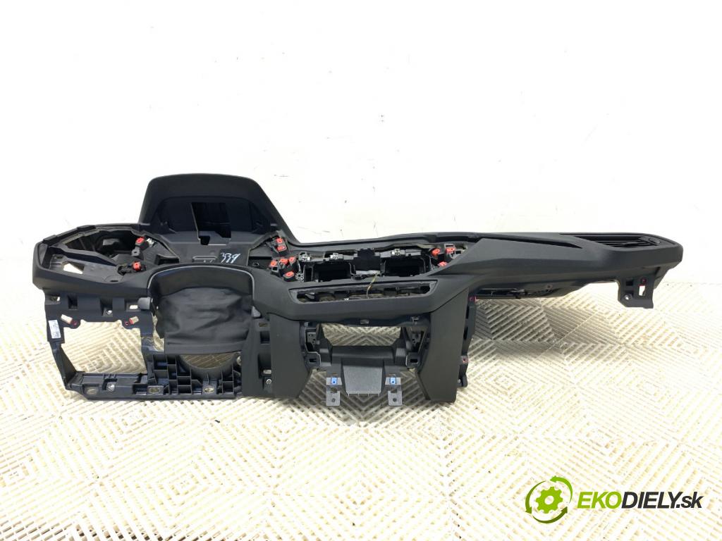 BMW F44 coupe 2021 131 kW 220 i 1998 Palubná doska VANKÚŠ: spolujazdca