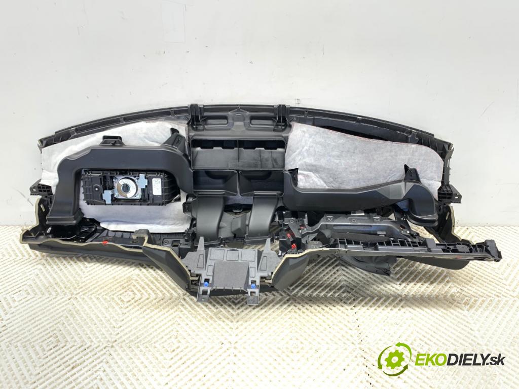 BMW F44 coupe 2021 131 kW 220 i 1998 Palubná doska VANKÚŠ: spolujazdca