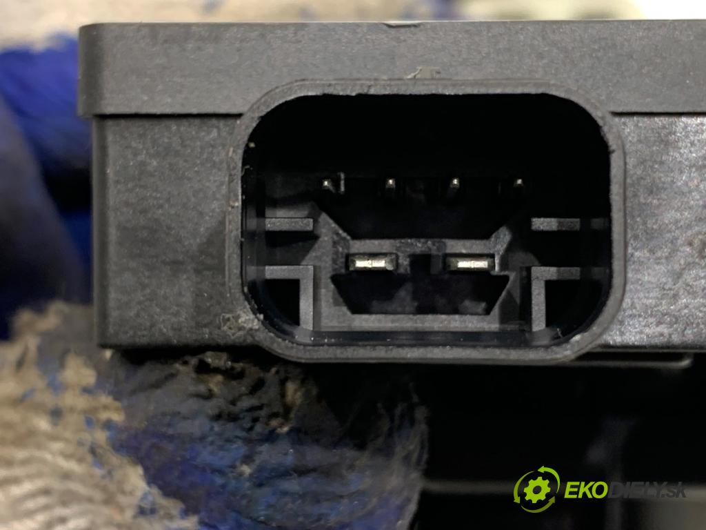 BMW F44 coupe 2021 131 kW 220 i 1998 Mechanizmus okna pravy zad 9854232