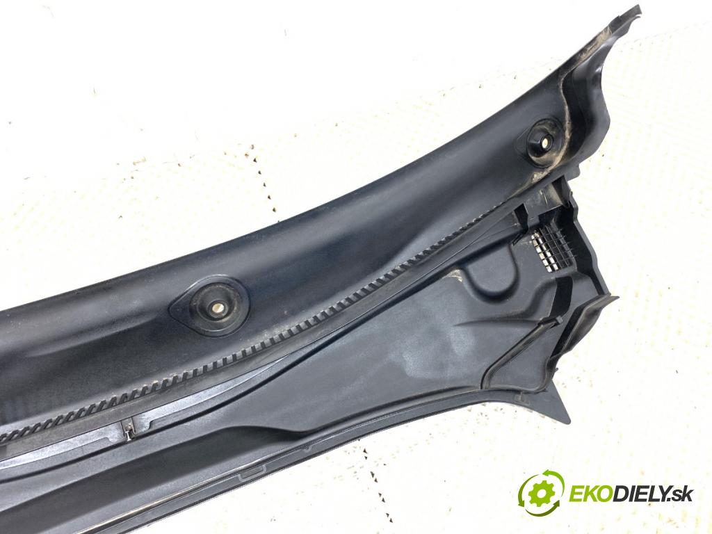 BMW F44 coupe 2021 131 kW 220 i 1998 torpédo plast pod čelní okno 7453937 (Plast pod čelním sklem)