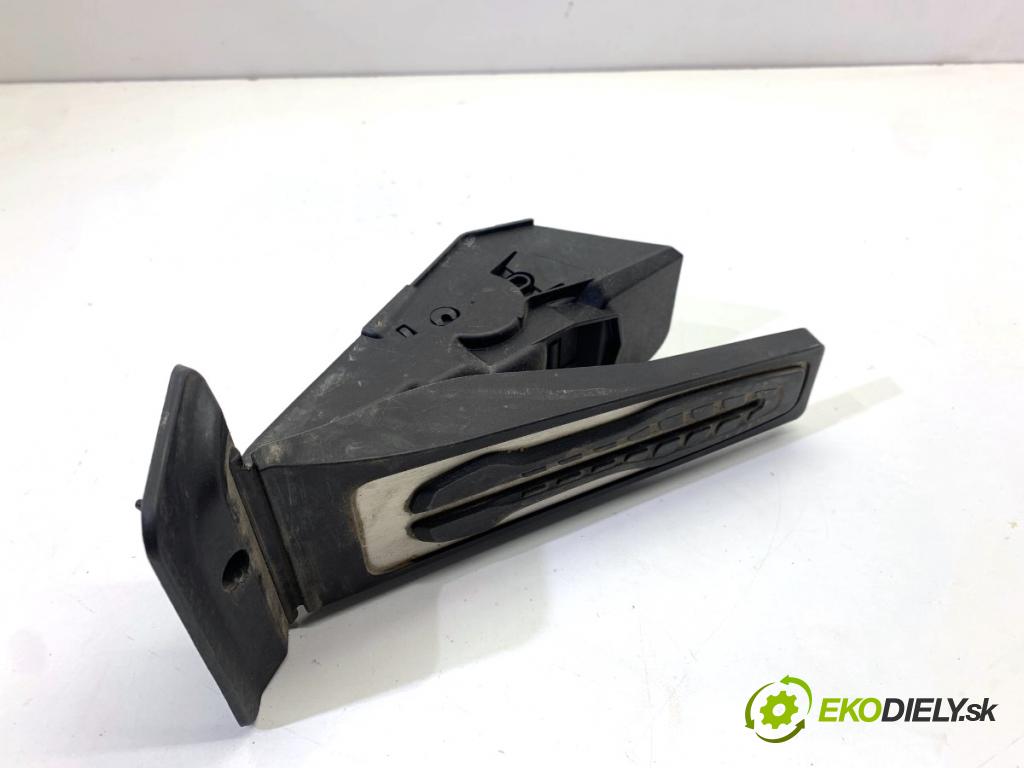 BMW F44 coupe 2021 131 kW 220 i 1998 Potenciometer plynu 6889820 (Potenciometer plynového pedálu)