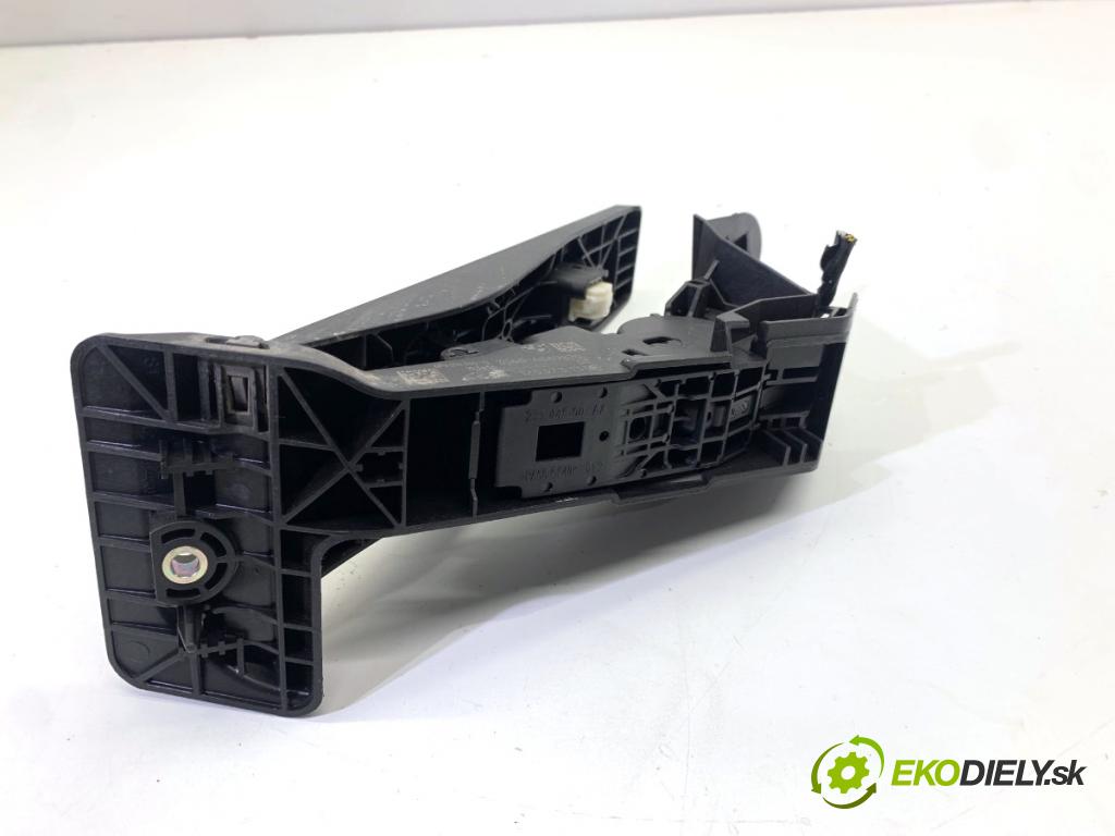 BMW F44 coupe 2021 131 kW 220 i 1998 Potenciometer plynu 6889820 (Potenciometer plynového pedálu)