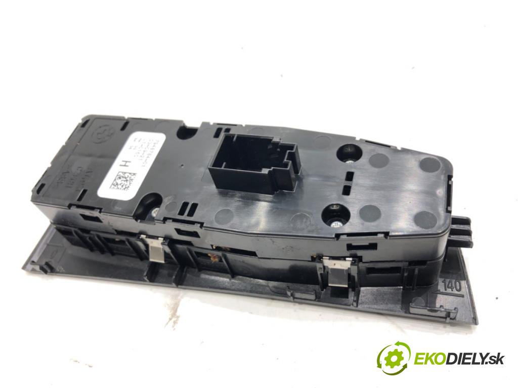 BMW F44 coupe 2021 131 kW 220 i 1998 Prepínač okien 7948784 (Prepínacie páčky pod volantom)