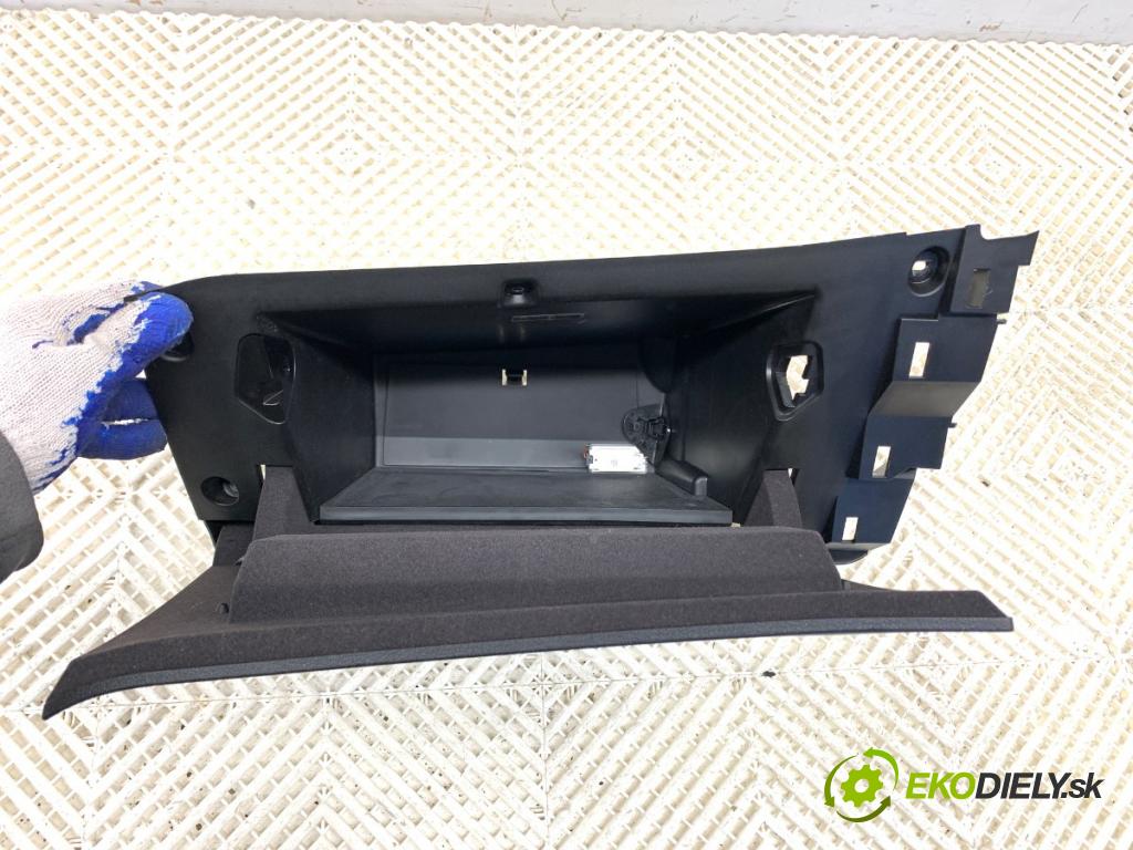 BMW F44 coupe 2021 131 kW 220 i 1998 Priehradka, kastlík spolujazdca 7937981 (Priehradka (kastlík))