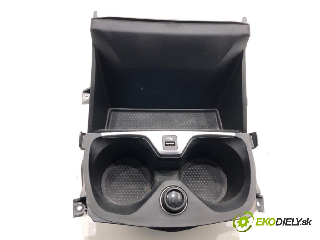 BMW F44 coupe 2021 131 kW 220 i 1998 Držiak na nápoje 6823329 (Držiak (úchyt) na nápoje)