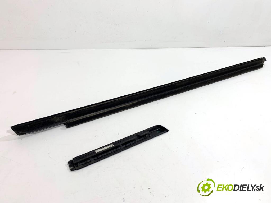 BMW F44 coupe 2021 131 kW 220 i 1998 lišta Sbírání: přední část levý 7483131