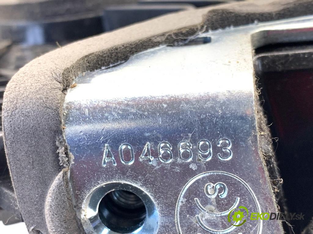 TOYOTA RAV 4 IV SUV 2017 114 kW 2.5 Hybrid 4WD (AVA44_) 2494 zámok Dvere ľavy predný