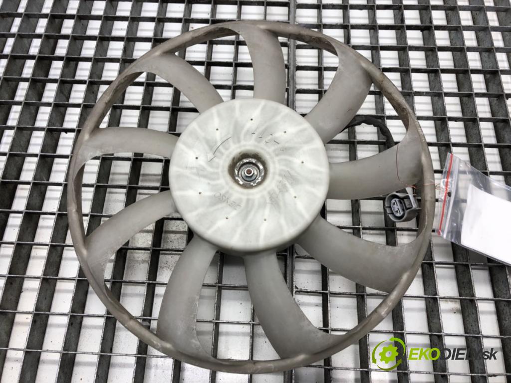 TOYOTA RAV 4 IV SUV 2017 114 kW 2.5 Hybrid 4WD (AVA44_) 2494 ventilátor chladiče 16363-36180 (Ventilátor)