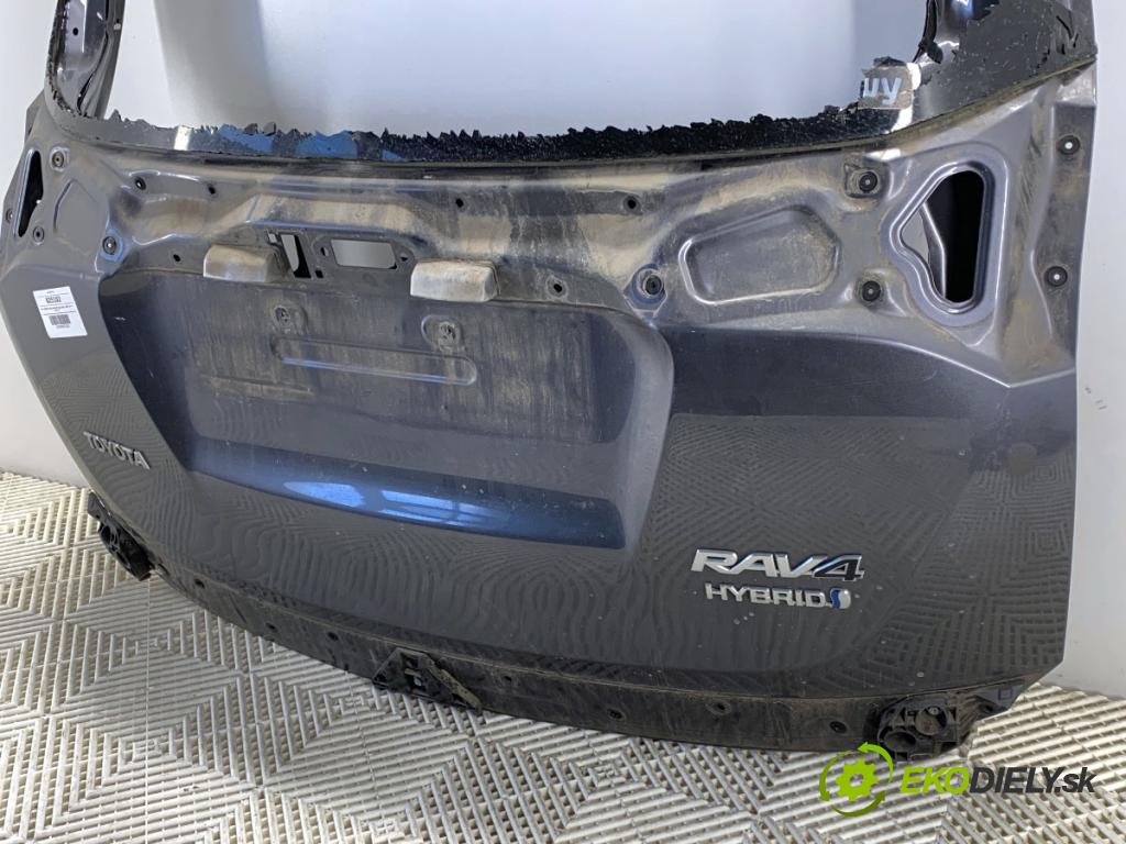 TOYOTA RAV 4 IV SUV 2017 114 kW 2.5 Hybrid 4WD (AVA44_) 2494 kapota zad