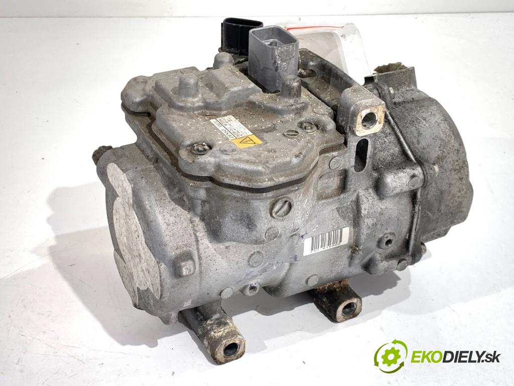 TOYOTA RAV 4 IV SUV 2017 114 kW 2.5 Hybrid 4WD (AVA44_) 2494 kompresor klimatizace 042200-0533 (Kompresor klimatizace)