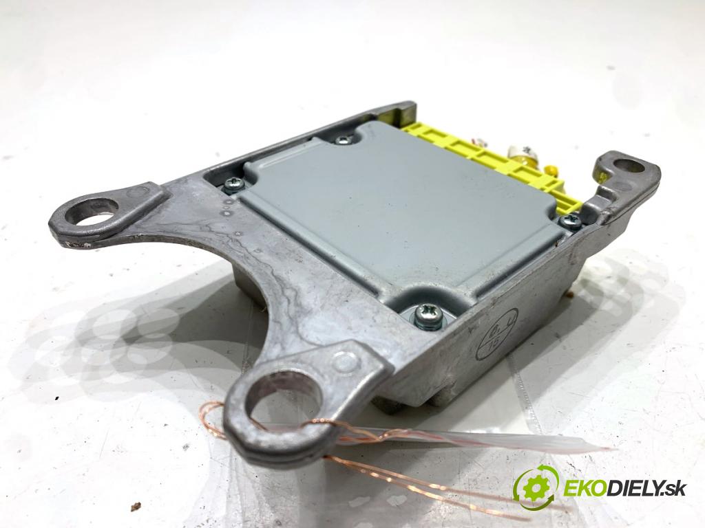 TOYOTA RAV 4 IV SUV 2017 114 kW 2.5 Hybrid 4WD (AVA44_) 2494 senzor airbag 89170-42400 (Snímač)