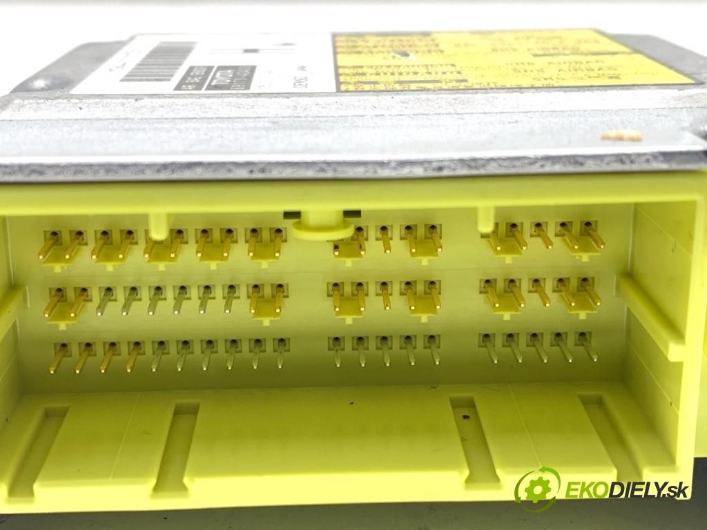 TOYOTA RAV 4 IV SUV 2017 114 kW 2.5 Hybrid 4WD (AVA44_) 2494 senzor airbag 89170-42400 (Snímač)