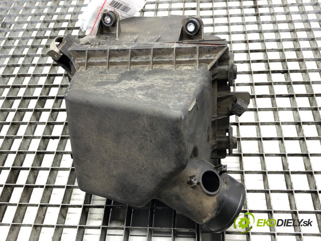 TOYOTA RAV 4 IV SUV 2017 114 kW 2.5 Hybrid 4WD (AVA44_) 2494 Obal filtra vzduchu 17705-36110 (Obal vzduchového filtra)