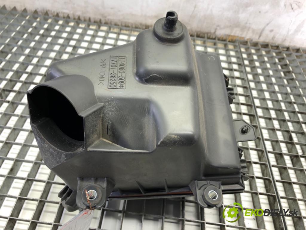 TOYOTA RAV 4 IV SUV 2017 114 kW 2.5 Hybrid 4WD (AVA44_) 2494 Obal filtra vzduchu 17705-36110 (Obal vzduchového filtra)