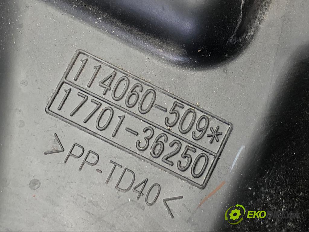 TOYOTA RAV 4 IV SUV 2017 114 kW 2.5 Hybrid 4WD (AVA44_) 2494 Obal filtra vzduchu 17705-36110 (Obal vzduchového filtra)