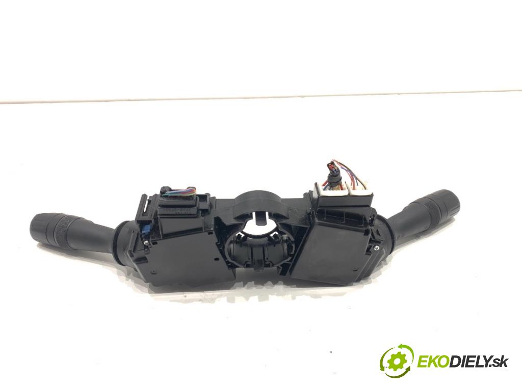 TOYOTA RAV 4 IV SUV 2017 114 kW 2.5 Hybrid 4WD (AVA44_) 2494 Prepínač kombinovaný 17F744 (Prepínacie páčky pod volantom)