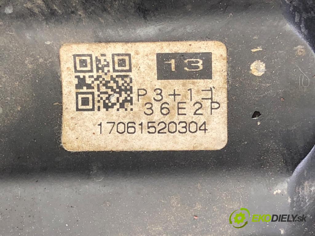 TOYOTA RAV 4 IV SUV 2017 114 kW 2.5 Hybrid 4WD (AVA44_) 2494 Poloos pravy predný DU32R