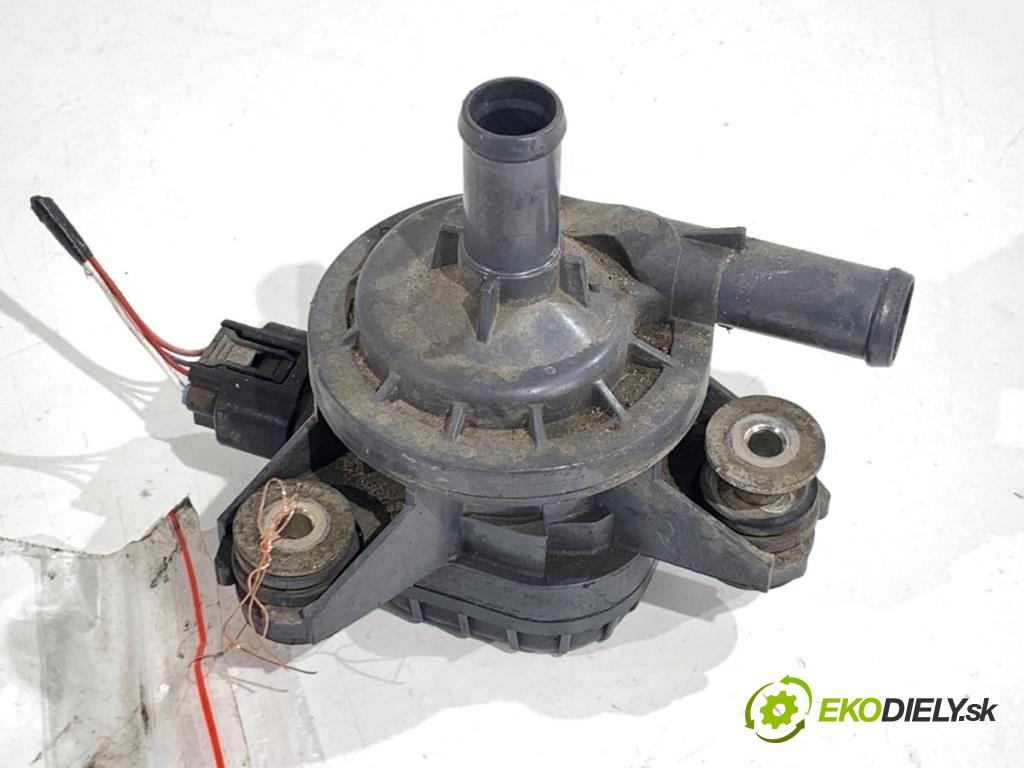 TOYOTA RAV 4 IV SUV 2017 114 kW 2.5 Hybrid 4WD (AVA44_) 2494 DALŠÍ: Pumpa vody G9040-48010 (Vodná pumpa)