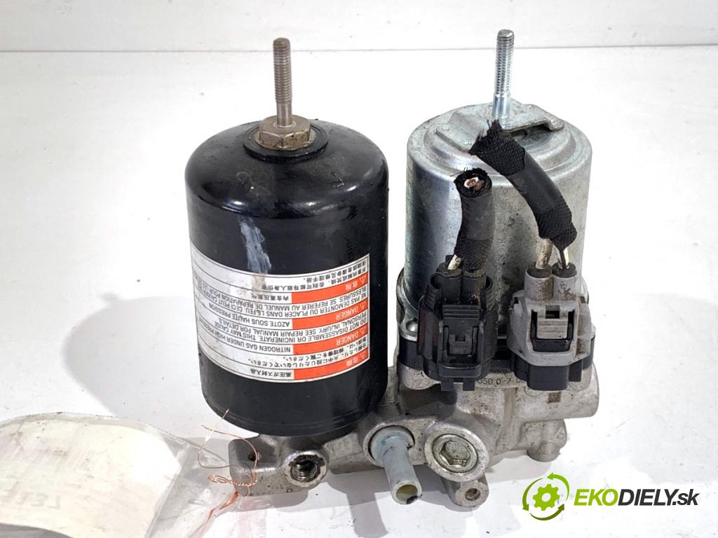 TOYOTA RAV 4 IV SUV 2017 114 kW 2.5 Hybrid 4WD (AVA44_) 2494 Pumpa ABS 47070-47050 (Pumpa ABS)