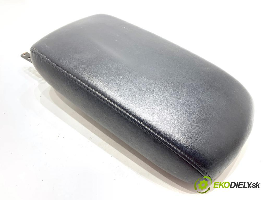 TOYOTA RAV 4 IV SUV 2017 114 kW 2.5 Hybrid 4WD (AVA44_) 2494 loketní opěrka 58813-42030 (Loketní opěrka)