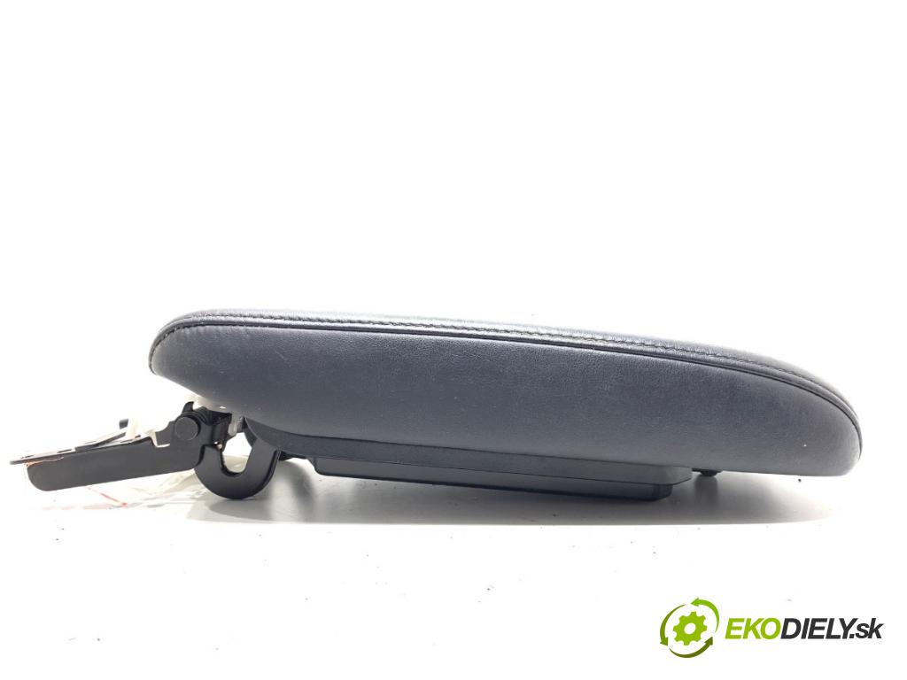 TOYOTA RAV 4 IV SUV 2017 114 kW 2.5 Hybrid 4WD (AVA44_) 2494 Lakťová opierka 58813-42030 (Lakťová opierka)