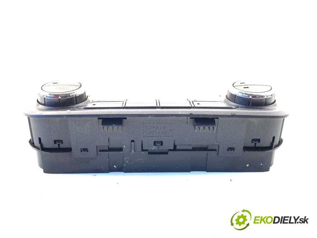 TOYOTA RAV 4 IV SUV 2017 114 kW 2.5 Hybrid 4WD (AVA44_) 2494 Panel ovládania kúrenia 55900-42450 (Prepínacie páčky pod volantom)