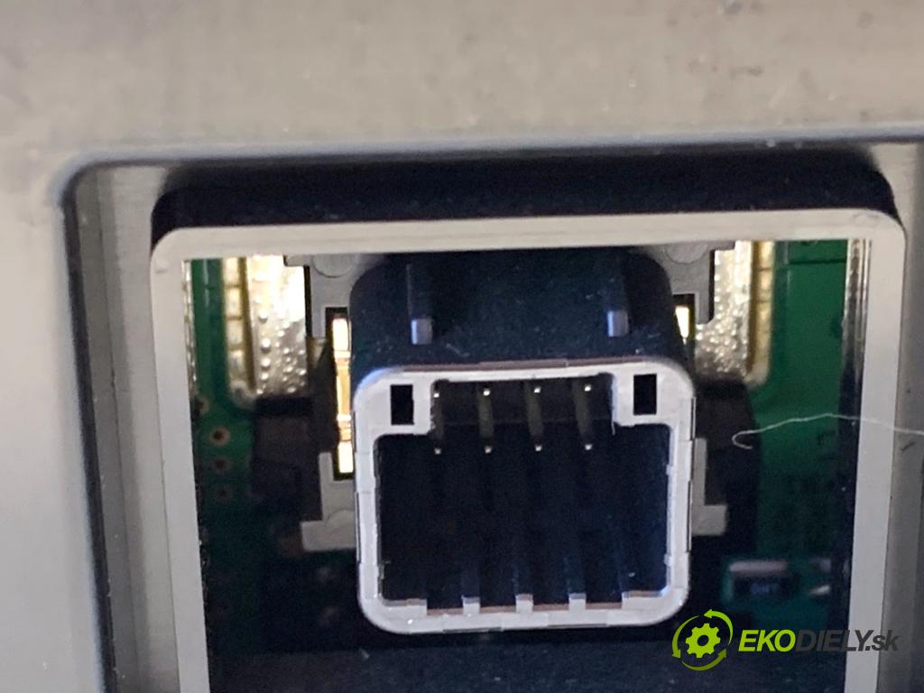 TOYOTA RAV 4 IV SUV 2017 114 kW 2.5 Hybrid 4WD (AVA44_) 2494 Panel ovládania kúrenia 55900-42450 (Prepínacie páčky pod volantom)