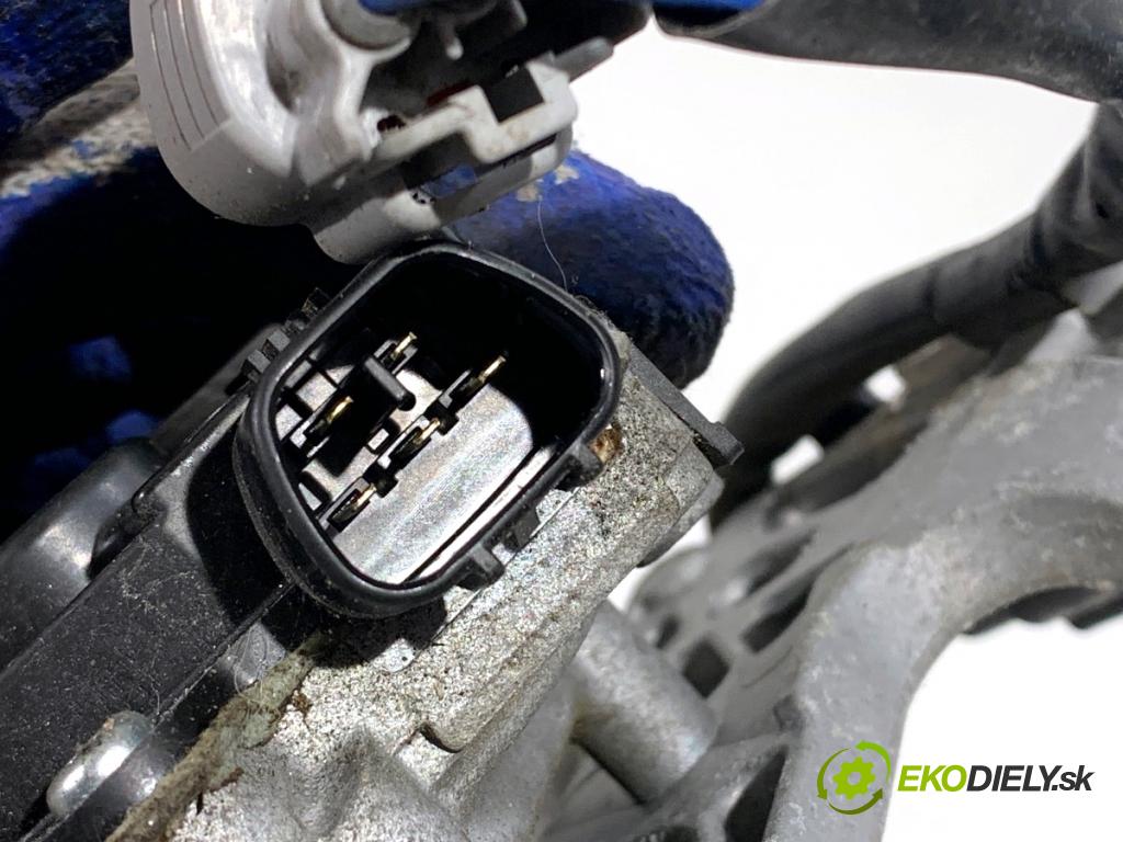 TOYOTA RAV 4 IV SUV 2017 114 kW 2.5 Hybrid 4WD (AVA44_) 2494 Mechanizmus stieračov predný 85110-42190 (Motorček stieračov predný)