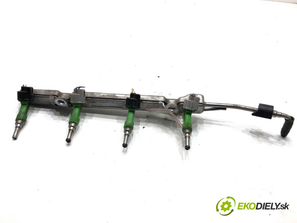 TOYOTA RAV 4 IV SUV 2017 114 kW 2.5 Hybrid 4WD (AVA44_) 2494 Lišta vstrekovacia 23250-36010 (Vstrekovacia lišta)