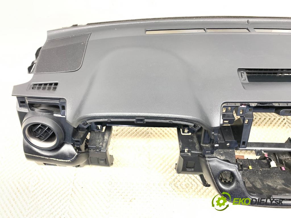 TOYOTA RAV 4 IV SUV 2017 114 kW 2.5 Hybrid 4WD (AVA44_) 2494 Palubná doska VANKÚŠ: spolujazdca