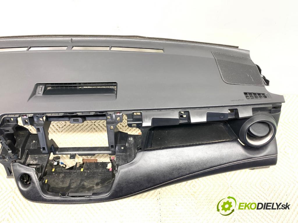TOYOTA RAV 4 IV SUV 2017 114 kW 2.5 Hybrid 4WD (AVA44_) 2494 Palubná doska VANKÚŠ: spolujazdca