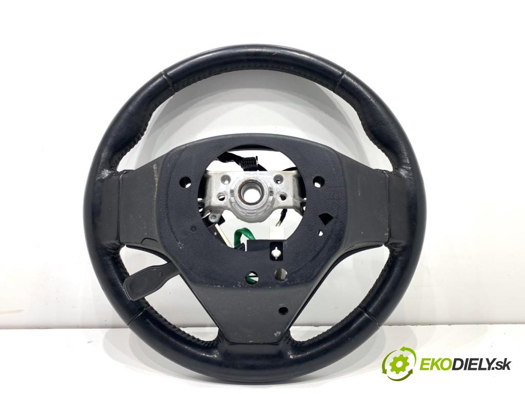 TOYOTA RAV 4 IV SUV 2017 114 kW 2.5 Hybrid 4WD (AVA44_) 2494 Volant  (Volant)