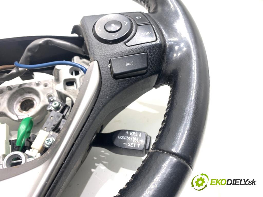 TOYOTA RAV 4 IV SUV 2017 114 kW 2.5 Hybrid 4WD (AVA44_) 2494 Volant  (Volant)