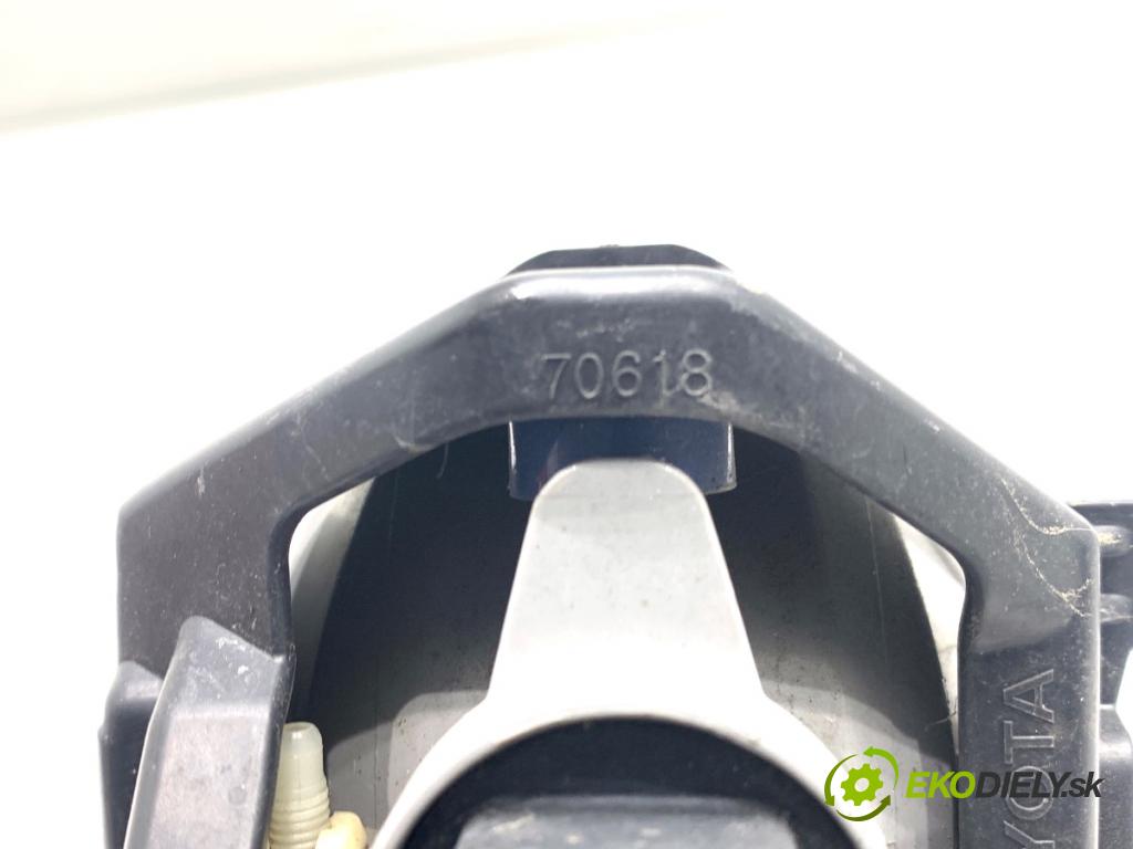 TOYOTA RAV 4 IV SUV 2017 114 kW 2.5 Hybrid 4WD (AVA44_) 2494 Hmlové svetlo, hmlovka ľavy predný