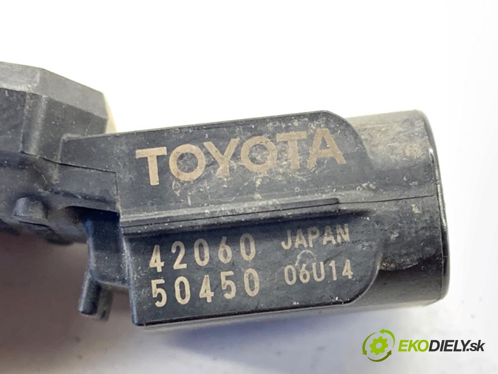 TOYOTA RAV 4 IV SUV 2017 114 kW 2.5 Hybrid 4WD (AVA44_) 2494 Snímač PDC 42060-50450