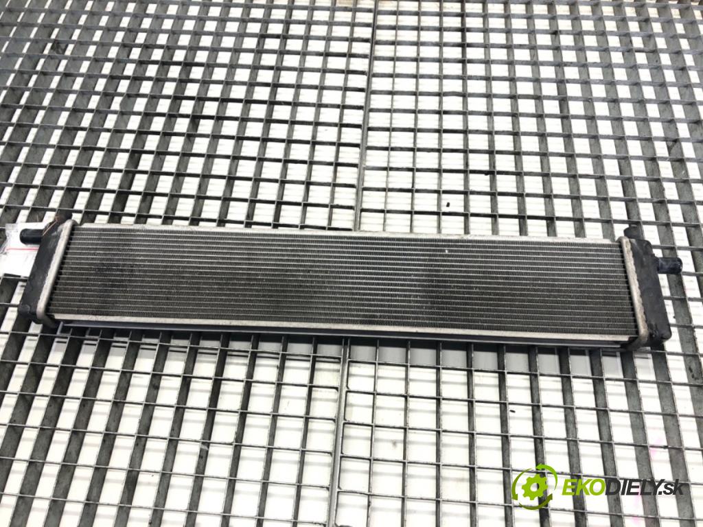 TOYOTA RAV 4 IV SUV 2017 114 kW 2.5 Hybrid 4WD (AVA44_) 2494 chladič  (Chladič)