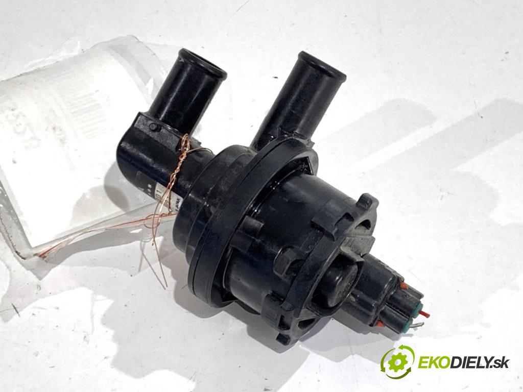 TOYOTA RAV 4 IV SUV 2017 114 kW 2.5 Hybrid 4WD (AVA44_) 2494 DALŠÍ: Pumpa vody 064100-1301 (Vodná pumpa)