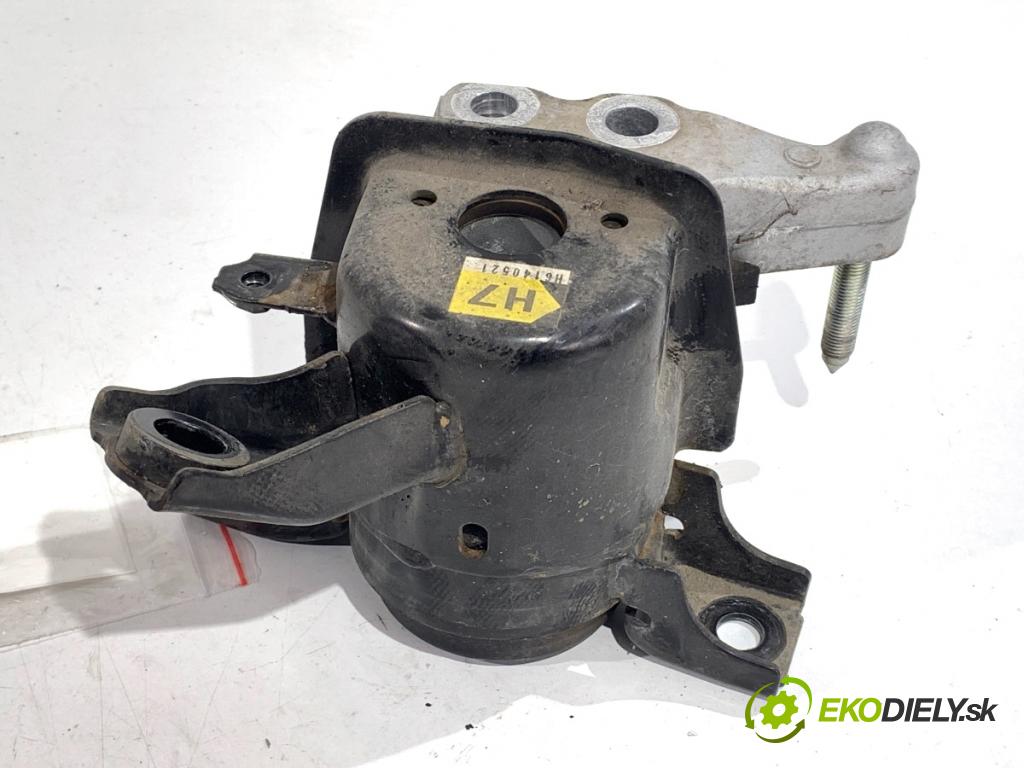 TOYOTA RAV 4 IV SUV 2017 114 kW 2.5 Hybrid 4WD (AVA44_) 2494 AirBag Motor pravy 