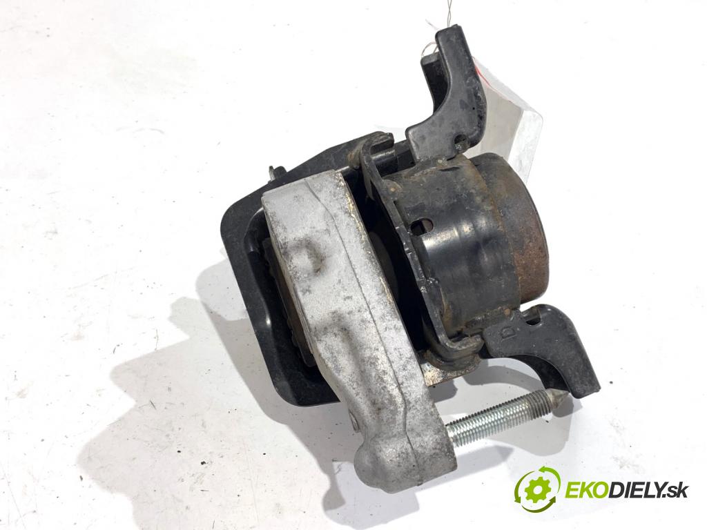 TOYOTA RAV 4 IV SUV 2017 114 kW 2.5 Hybrid 4WD (AVA44_) 2494 AirBag Motor pravy