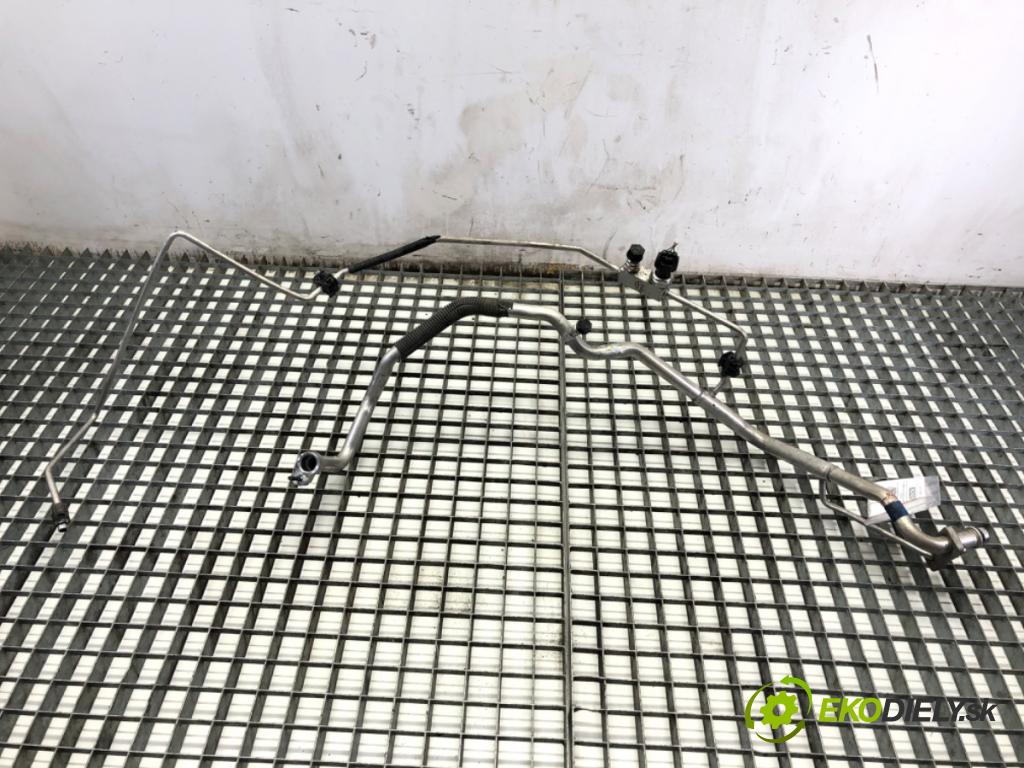 TOYOTA RAV 4 IV SUV 2017 114 kW 2.5 Hybrid 4WD (AVA44_) 2494 rúrka klimatizace  (Trubka klimatizace)